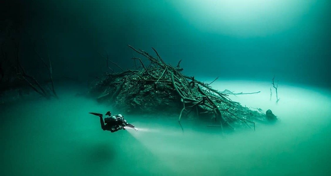 Cenote Angelita, El espeluznante y profundo 'Doble Cenote'