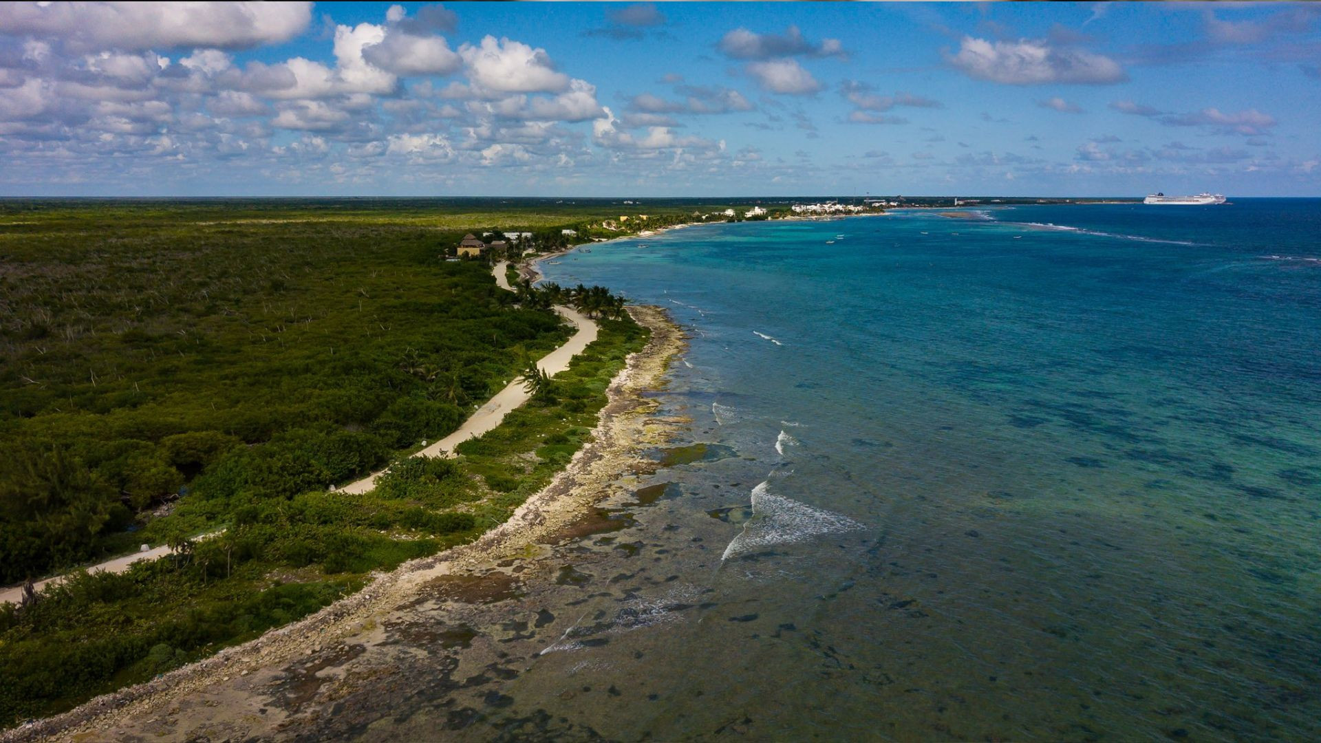 Descubren en Mahahual una Aldea Maya entre Cenotes