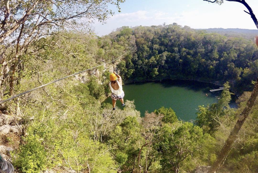 El impresionante Cenote Azul en Campeche