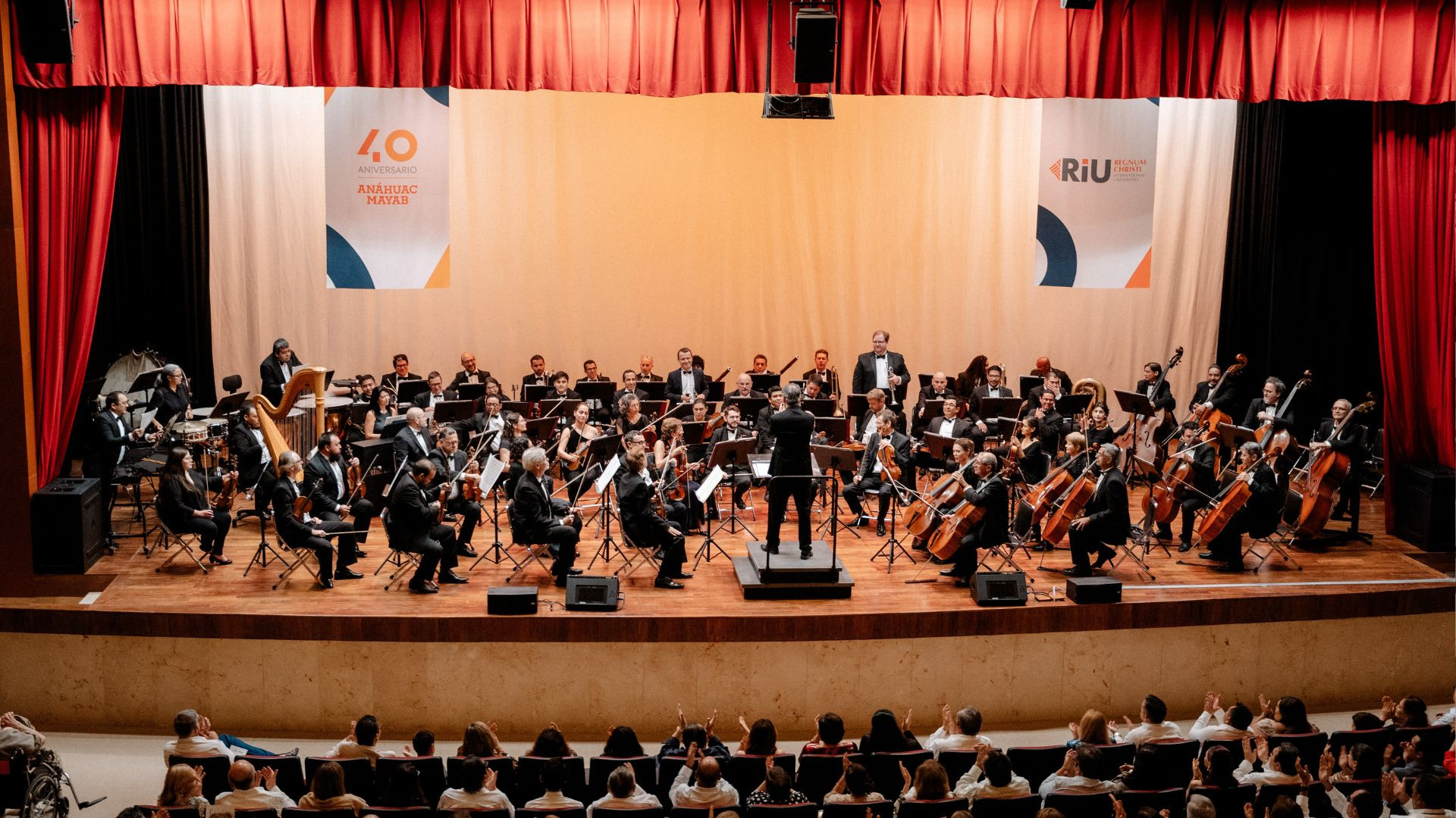 Una noche para recordar:  La Anáhuac Mayab conmemora cuatro décadas con gala y homenaje