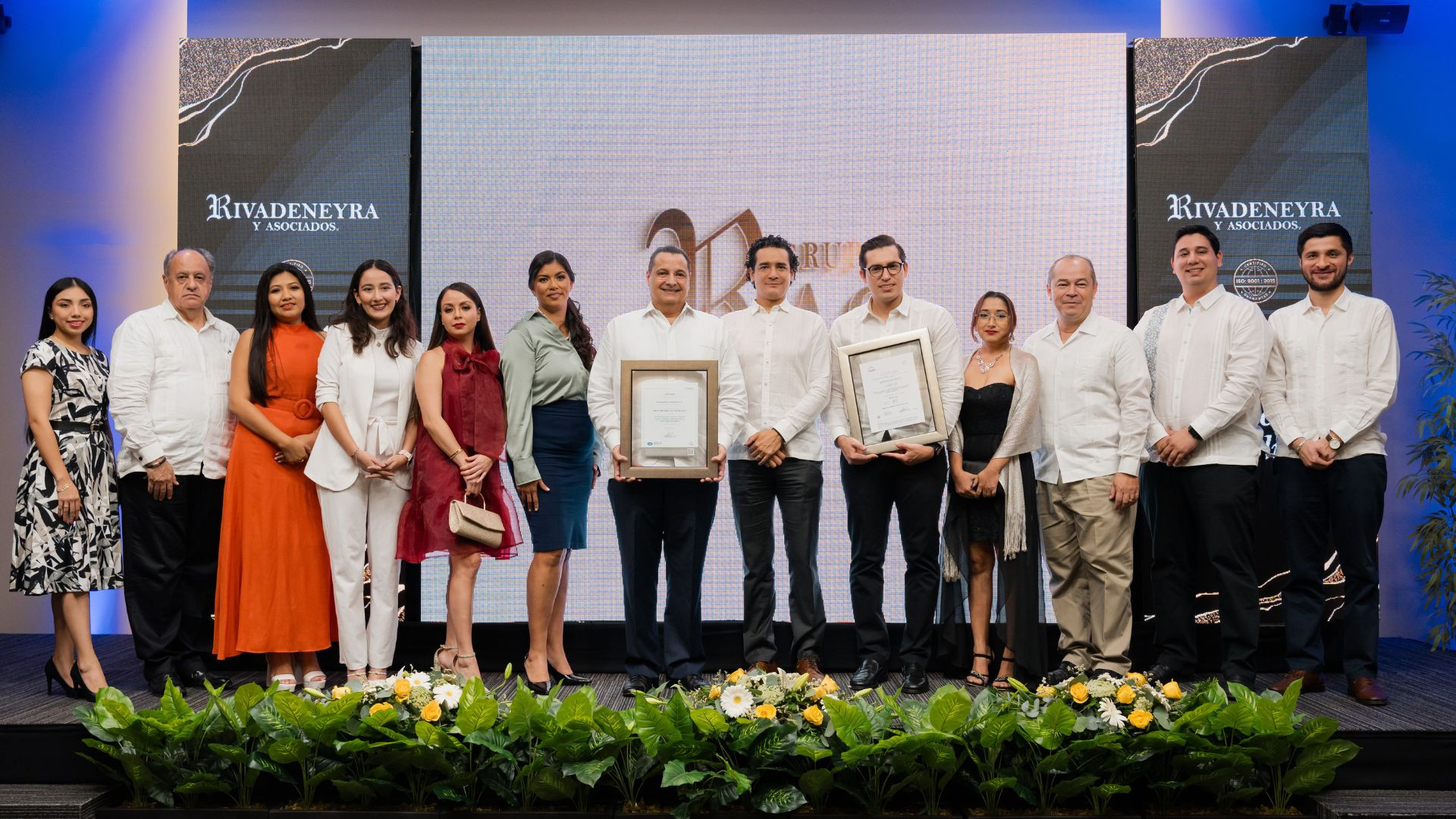 Reconocen a la firma Rivadeneyra y Asociados en la capital yucateca