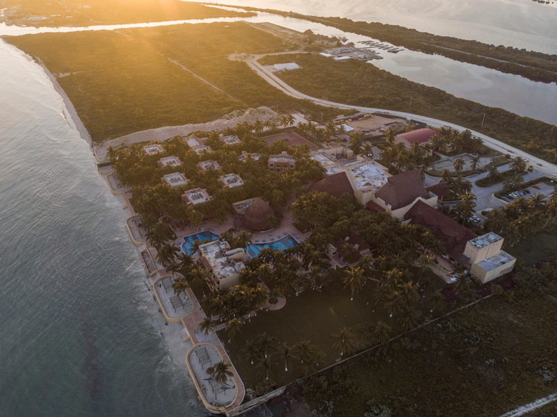 Hotel Reef Yucatán: Un complejo oculto entre la playa y la laguna de Telchac