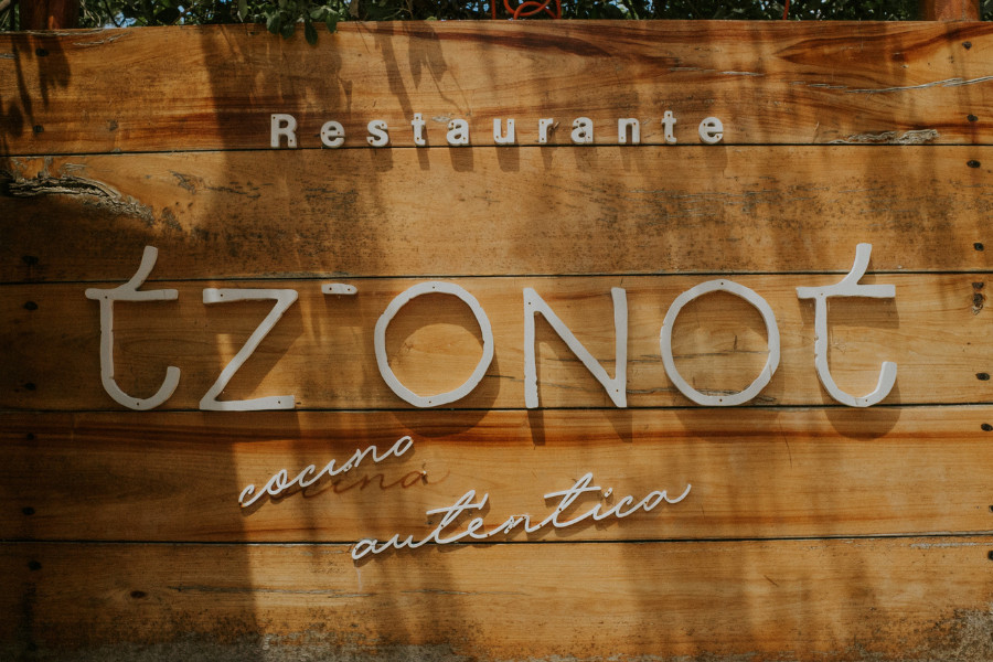 TZONOT: Un restaurante escondido en la Bahía Tankah de Tulum